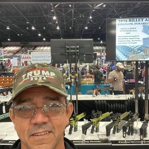 Meet your Posher, Eliseo